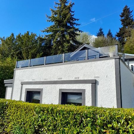 Cosy Lochside Cottage With Mountain And Sea Views Clynder エクステリア 写真