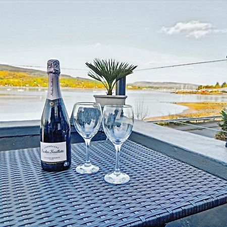 Cosy Lochside Cottage With Mountain And Sea Views Clynder エクステリア 写真