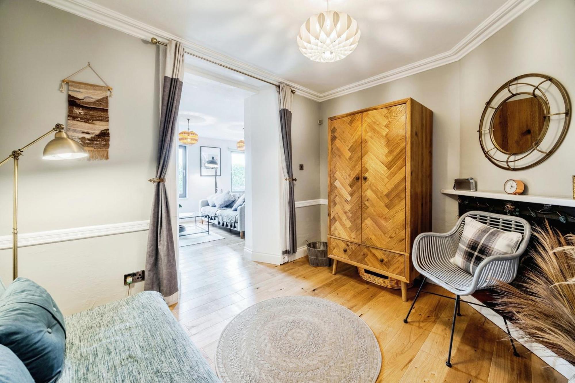 Cosy Lochside Cottage With Mountain And Sea Views Clynder エクステリア 写真
