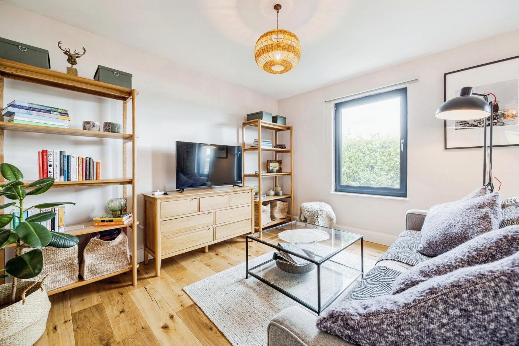 Cosy Lochside Cottage With Mountain And Sea Views Clynder エクステリア 写真