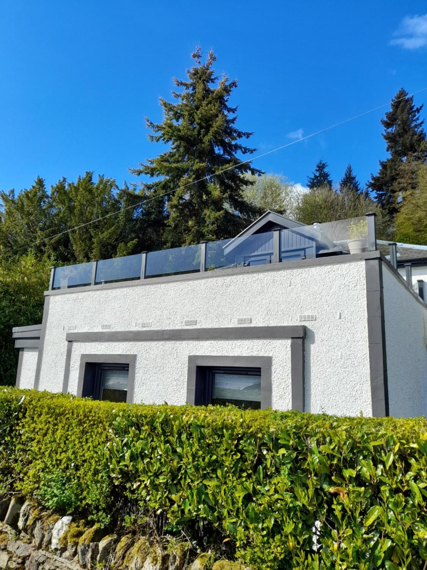 Cosy Lochside Cottage With Mountain And Sea Views Clynder エクステリア 写真